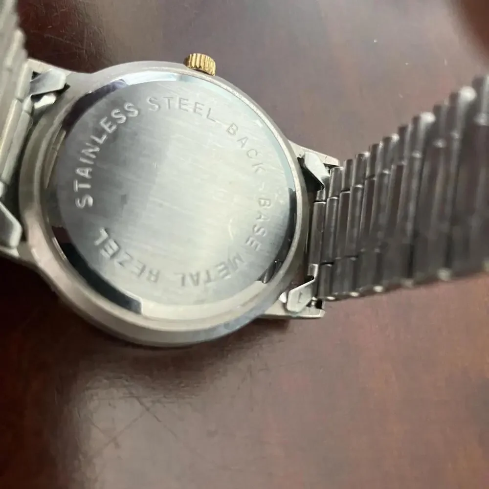 Ladies Lucien Piccard Rare‎ Vintage 30mm Gold & Silver Watch